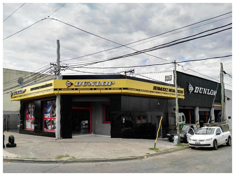 Decoración PDV en alucobond, letras córporeas en chapa + frente de acrílico